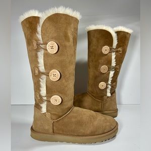 UGG Bailey Button Triplet II Boot in Chestnut size 10